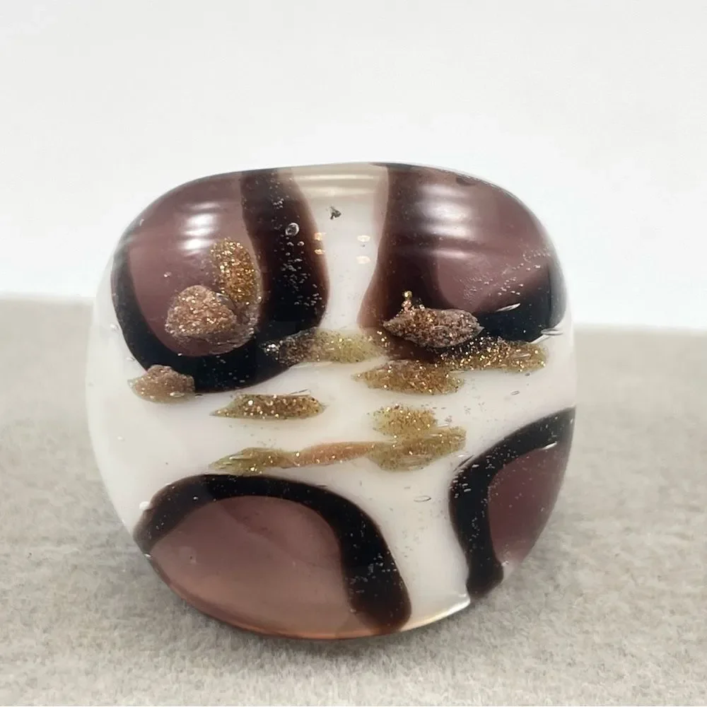 Stunning White Hand Blown Glass Ring Amethyst Color and Gold Retro Chunky 6.5